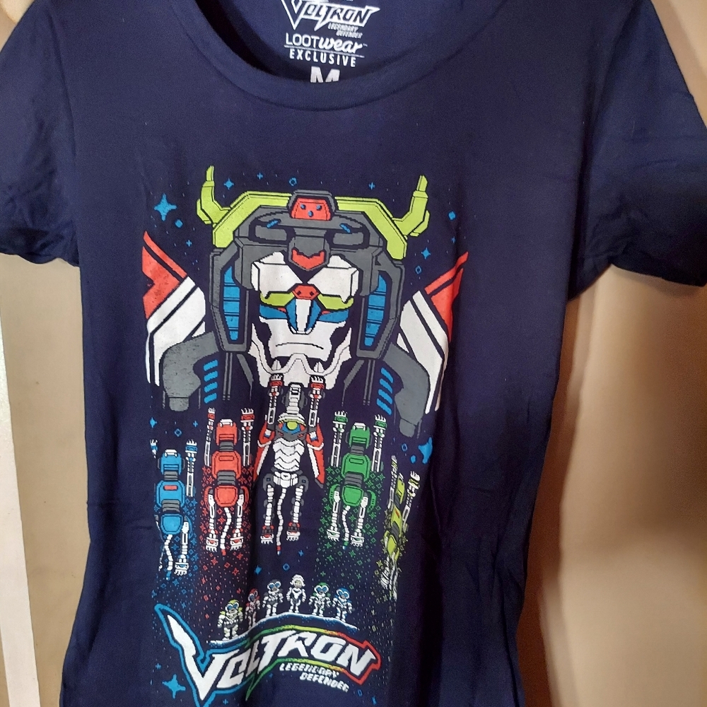 LootWear Exclusive Voltron Design T Shirt. Size Medium.